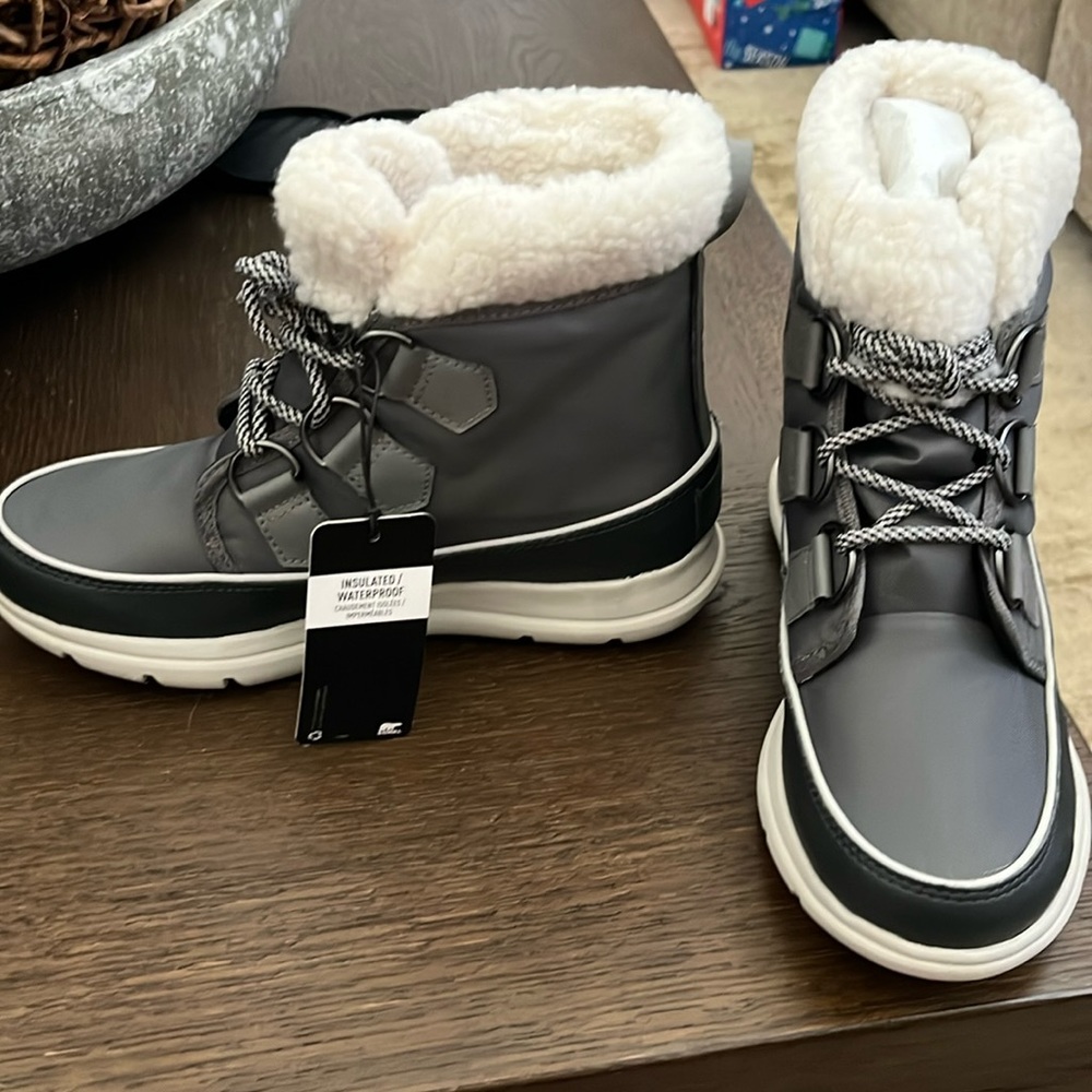 sorrel explorer carnival WP. Waterproof & impermeable insulated. Size women 6.5